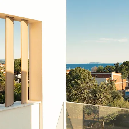 Garden By Paralia Living فندق نيكيتي