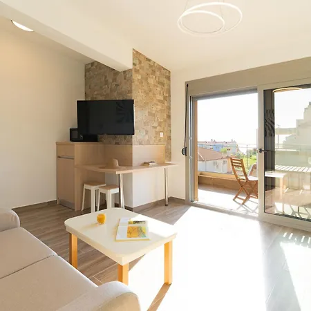 Garden By Paralia Living فندق نيكيتي