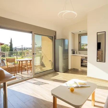 Garden By Paralia Living نيكيتي